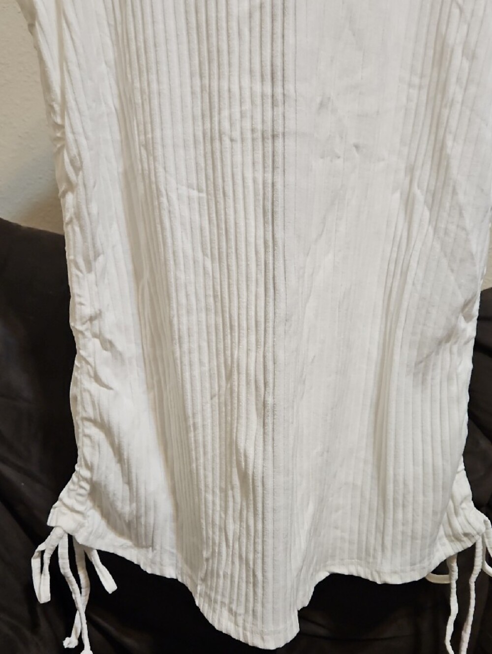 Sleeveless Ribbed Collared V-Neck Blouse - White - Picture 3 of 7